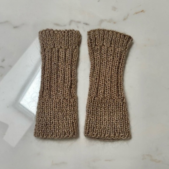 Accessories - Vintage tan wool cashmere wrist warmers